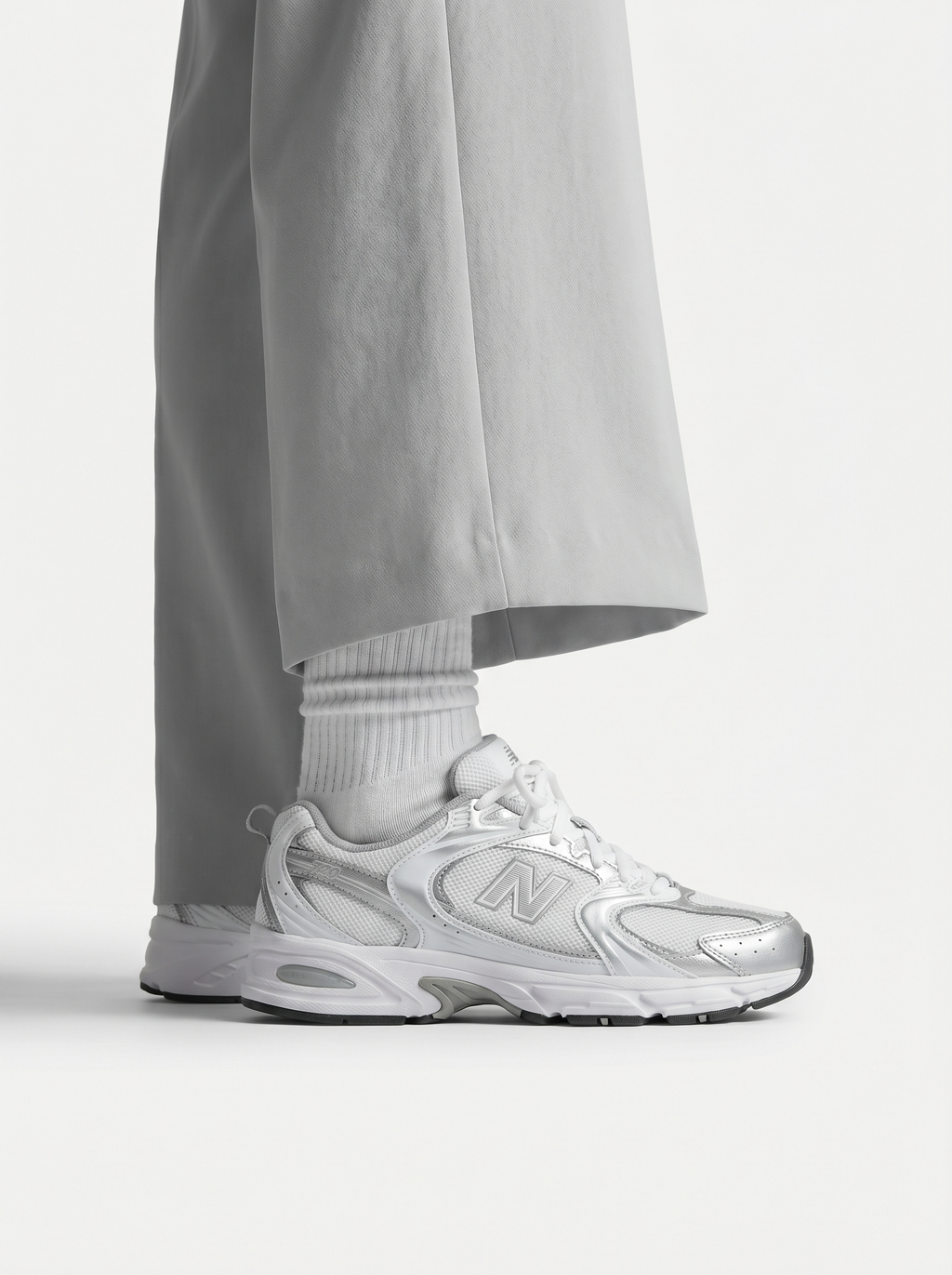 New Balance 740 - White Silver Grey