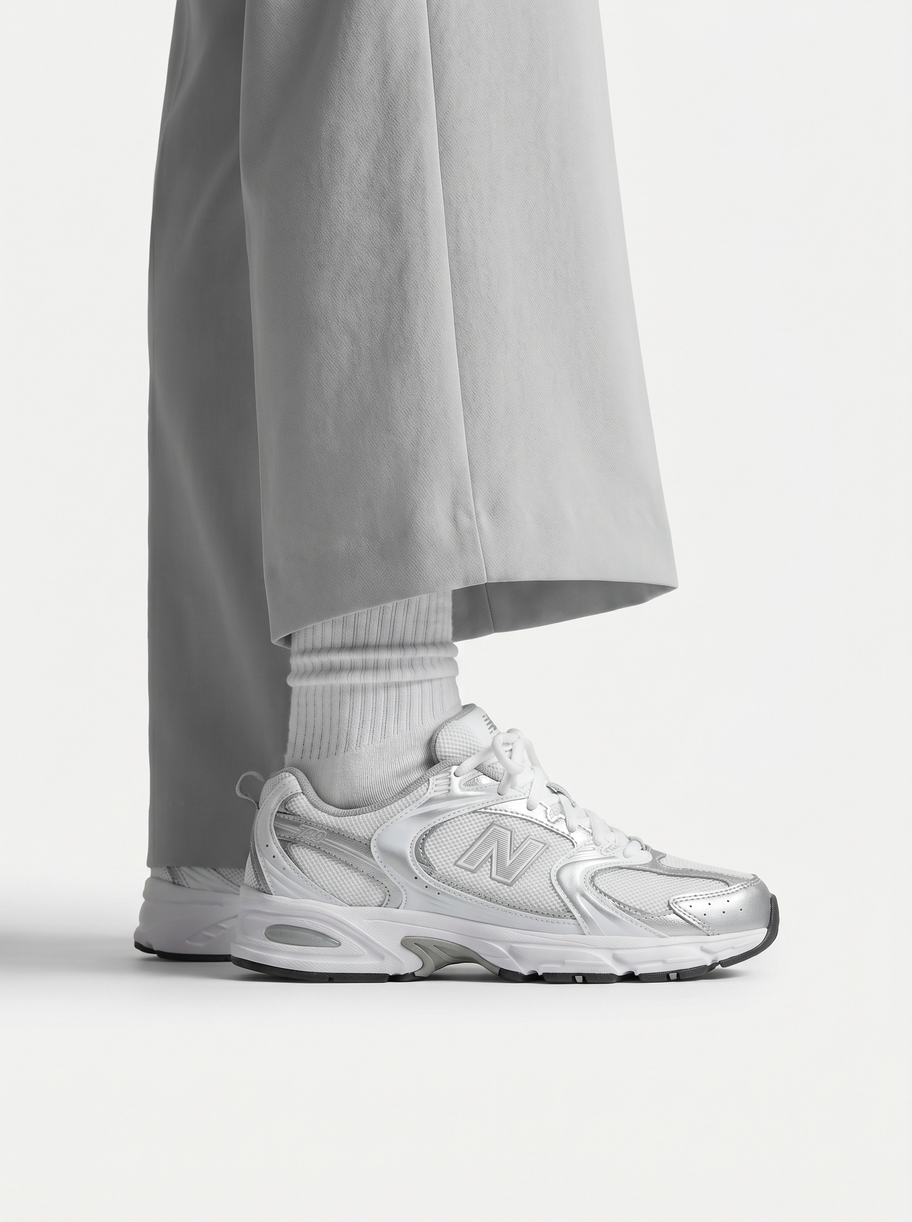 New Balance 740 - White Silver Grey