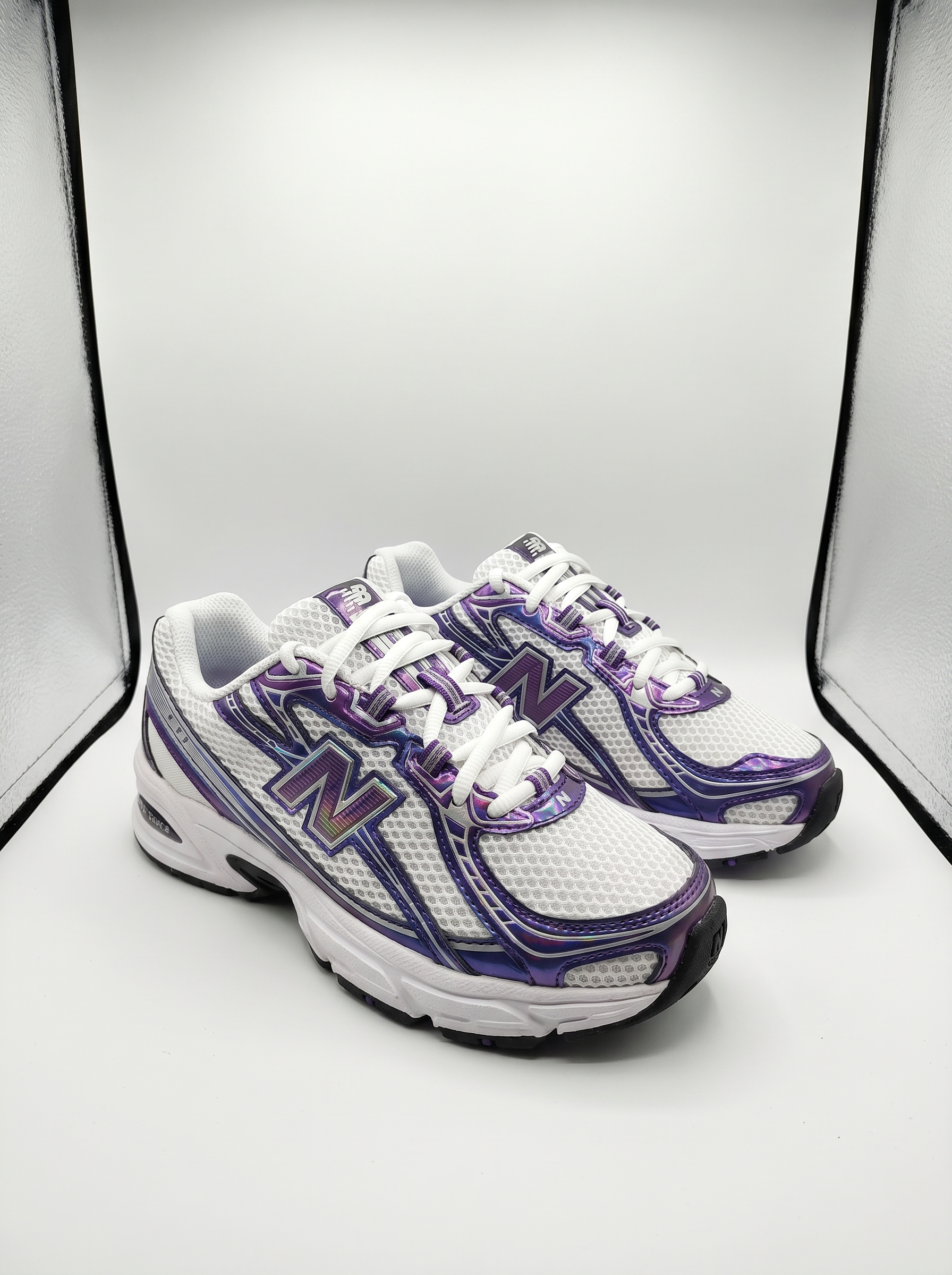 New Balance 740 - White Purple Iridescent Silver